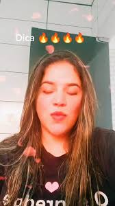 Damon Gallagher é o astro do time de futebol americano de Harvard, um ...