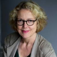 Annette Dow's Instagram, Twitter & Facebook