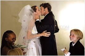 Víctor manuelle se casó tras 13 años de relación. Angelina Jolie Bridal Wedding Bodas Famosas Boda De Hollywood Bodas De Celebridades