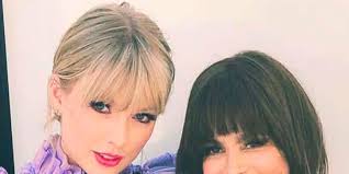 Taylor Swift Brought Her Cats to the 2019 Billboard Music Awards