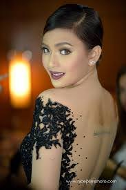 Dianne Briones's Instagram, Twitter & Facebook