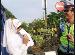 Dengan cara ini, setiap informasi yang didapatkan akan menjadi. Contoh Laporan Hasil Wawancara Bahasa Sunda Dengan Polisi Lengkap