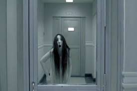 Există câteva filme bune care din varii motive nu au mai prins topul final, dar pe care ar trebui să le vedeți cu prima ocazie. Top Cele Mai Infricosatoare Filme Cu Fantome