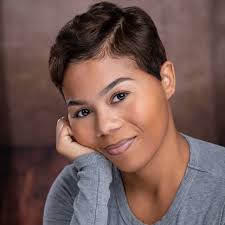 Hey hey 👋🏾 Size 38-40. Excited to see what you have in store for plus  sizes. Would love to partner