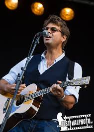 En kille som gillar fotboll och gitarrer. Niklas Stromstedt Festivalphoto