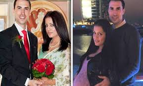 9 Richest Husbands Of Bollywood Actresses Whose Net Worth Are Skyrocketing Topyaps (raj kundra net worth 2700 crores approx). 9 richest husbands of bollywood