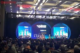 Buku tahunan adalah buku berisi foto anggota kelas dan satu angkatan denganmu di sekolah. Giias 2019 Resmi Dibuka Dihadiri Langsung Wakil Presiden Jusuf Kalla Dan Menteri Perindustrian Airlangga Hartanto Gridoto Com