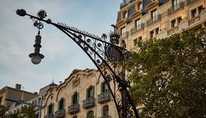 Paseo De Gracia Hop On Hop Off Barcelona