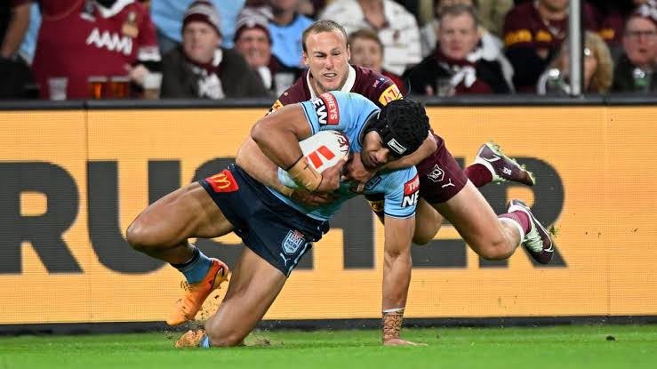 State of Origin 3: Iconic photo shows why NSW Blues can't compete with  Maroons | The Courier Mail