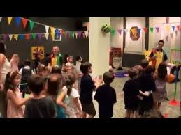 En nuestras manualidades para niños os enseñamos a crear un divertido juego con botellas de plástico. Kermesse Para Chicos Akantar By Akantar Karaoke Y Shows Para Eventos