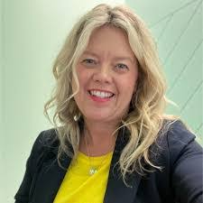 Claudia Mobley's Instagram, Twitter & Facebook