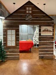 A Huge thank you to Piper Skelton and Southern Tails, LLC for being the  headline sponsor for A Magnolia Christmas. Our team spent the day setting  up getting ready !!! There are