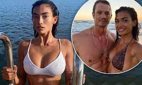 Gale is known globally for her work for victoria's secret, the sports illustrated swimsuit issue, and playboy, as well as being featured in the music video of duele el corazón by enrique iglesias Kelly Gale Reveals Intimate Details About Her Relationship With Actor Joel Kinnaman Daily Mail Online
