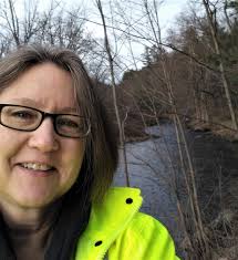 Michele Decoteau's Instagram, Twitter & Facebook