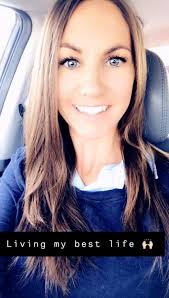 2025 is the year of taking a wholesome approach to our health & wellness,  moving away from the extremes (like disordered restrictions and an all or  nothing mindset) and introducing balance +