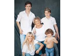 11 de noviembre de 2020. Caras Florencia Pena Celebra La Vida Con Su Mama Y Sus Hijos