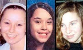 Michelle Knight, Amanda Berry, e Gina DeJesus dalle strade di Cleveland,  Ohio, e poi le ha tenute prigioniere nella sua casa al 2207 Seymour Avenue  nel quartiere Tremont della città. : r/TrueCrimeDiscussion