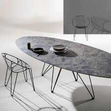 Quelle longueur de table pour 12 personnes? Table Ovale Wire De 2m10 En Xeramica Marque Joli