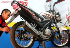 Setiap komunitas motor memiliki modal sosial yang memiliki peran di dalam komunitas motor tersebut. Ganti Pelek Jari Jari Di Yamaha V Ixion Lebih Fleksibel Gridoto Com