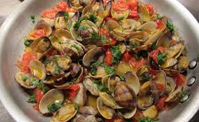 Manca meno di una settimana a natale e nei pensieri degli italiani c'è già il menù del cenone di natale o del pranzo della vigilia, e viceversa. Cena Della Vigilia Di Natale The Neapolitan Christmas Eve Dinner