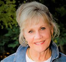 Paula Scanlon's Instagram, Twitter & Facebook