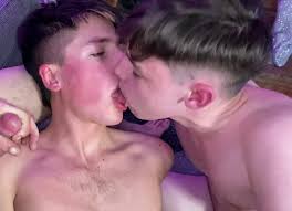 Danny Senpai & H TwinkGuy serve Harri Oakland @ RawFuckClub.com - Oral Pig