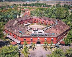 Harga yang tertera belum termasuk tiket masuk ancol harga yang tertera untuk minimal 25. Harga Tiket Masuk Benteng Gombong Benteng Van Der Wijck Kebumen Di Bagian Utara Kota Gombong Yaitu Persisnya Di Desa Sidayu Terdapat Benteng Van Der Wijck Sebuah Benteng Tua Peninggalan Belanda