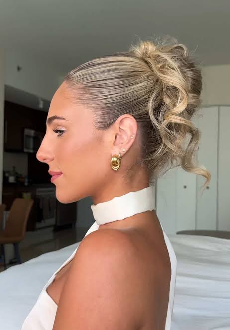 Easy Updo Hairstyles: Tutorials and Ideas to Try