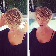 L Indemodable Coupe Carree Asymetrique 20 Photos Font Preuve Coupe De Cheveux Coiffure Et Cheveux Courts