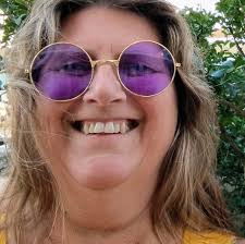 What are the best hair salons around the area to get my hair cut and dyed  at?