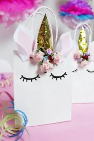 Diy Einhorn Geschenk Tuten Selber Machen Schnelle Einhorn Party Deko Einhorn Geschenk Geschenke Einhorn Party