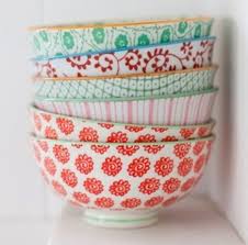 Plates & bowls for the starter and main course and cans for spices & soup spoon together with matching cutlery and glasses require a lot of space to the economical play of plates and bowls is important. Dinnerware Chiche Chouette