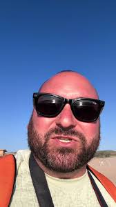 Praia do Guincho: Oásis de Windsurf e Magia do Pôr do Sol