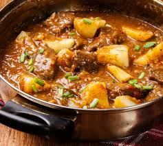 Ficatul se porioneaz i se bate cu ciocanul, apoi se d prin mlai i se prjete n ulei ncins. TocÄƒniÅ£Äƒ CremoasÄƒ De VitÄƒ Cu Cartofi Retete Culinare Romanesti Si Din Bucataria Internationala Recipe Beef And Potato Stew Slow Cooker Beef Recipes