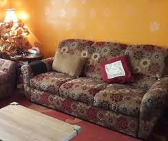 استشارة في كنب غرفة المعيشه عالم حواء