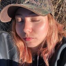 Danielle Boura's Instagram, Twitter & Facebook