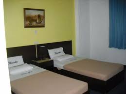 Try now for 14 days free. Deux Lits Individuels Larges Picture Of Hotel De Mercedes Cebu Island Tripadvisor