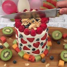 Receta La Torre De Frutas Recette En 2020 Gateau Aux Fruits Fruits Gateau Aux Carottes Au Fromage