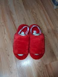 I Have Size 7 Red Ugg Fluff Yeah Slides Red Uggs Uggs Ugg Slippers
