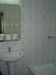 La majoritatea hotelurilor de 3 stele din eforie nord ofertele de cazare sunt cu locuri disponibile (allotment) pentru care va putem confirma imediat ce pentru hotelurile de 3 stele din eforie nord ce au oferte disponibile la cerere (on request) va putem confirma disponibilitatea in maxim 48 de ore de. Hotel Petrolul