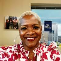 Lisa Cullum's Instagram, Twitter & Facebook