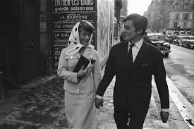 Intimate Vintage Photos Capture The Love Of Alain Delon And Romy Schneider Vintage News Daily Il ne jouera pas son propre rôle puisque l'histoire se le biopic consacré à romy schneider sera réalisé par géraldine danon et devrait être tourné l'an prochain.
