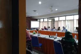 Tema yang diangkat kali ini adalah sehat finansial saat pandemi. Tindak Lanjuti Arahan Mendagri Khofifah Turunkan Tim Klarifikasi Masalah Di Jember Halaman All Kompas Com