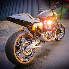 まだ製作途中ですが xr1200 ワイドタイヤ くんのチェーン化を スポーツスター スポスタ ワンオフ aluminum swingarm xl バイク仲間 カスタムバイク カスタム ハ motorcycle moped vehicles
