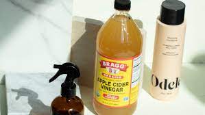 Balance the hair's ph levels. Should I Be Rinsing My Hair With Apple Cider Vinegar