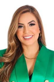 Deborah Menezes's Instagram, Twitter & Facebook