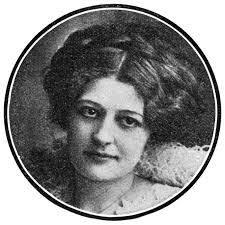 Tess Sutton's Instagram, Twitter & Facebook