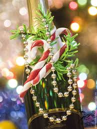 мастер класс по украшению бутылки шампанского на новый год Master Klass Smotret Onlajn Delaem Vkusnoe Novogodnee Ukrashenie Dlya Butylki Zhurnal Yarmarki Masterov Novogodnie Ukrasheniya Ukrasit Butylki Ukrasheniya