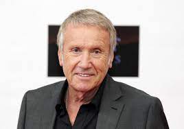 Message twitter d'yves rénier réalisation : Shsya0bo9wlk3m