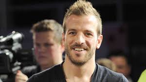 ,,karma stond op de hoek te wachten, schrijft onder meer… Hamburger Sv Rafael Van Der Vaart Plant Abschiedsspiel Am 13 Oktober